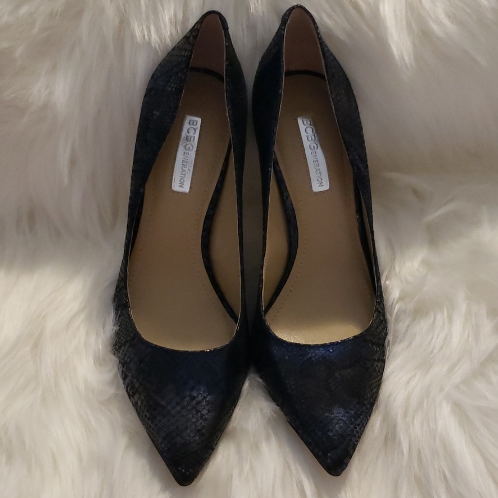Loved BCBGeneration blue&black snake skin heels